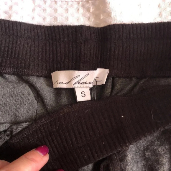 NWT Haute Red Classic Printed Hacci Jogger - Picture 10 of 12